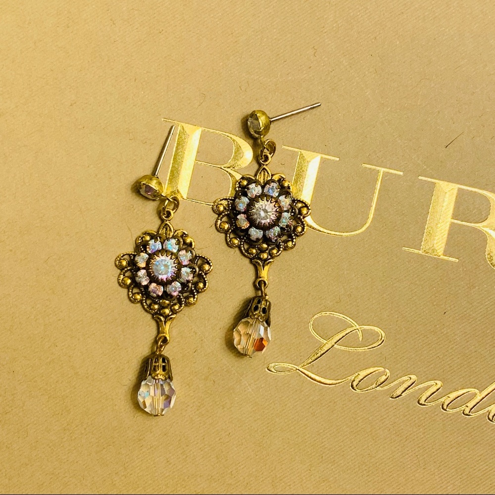 Vintage Gold Rhinestone earrings